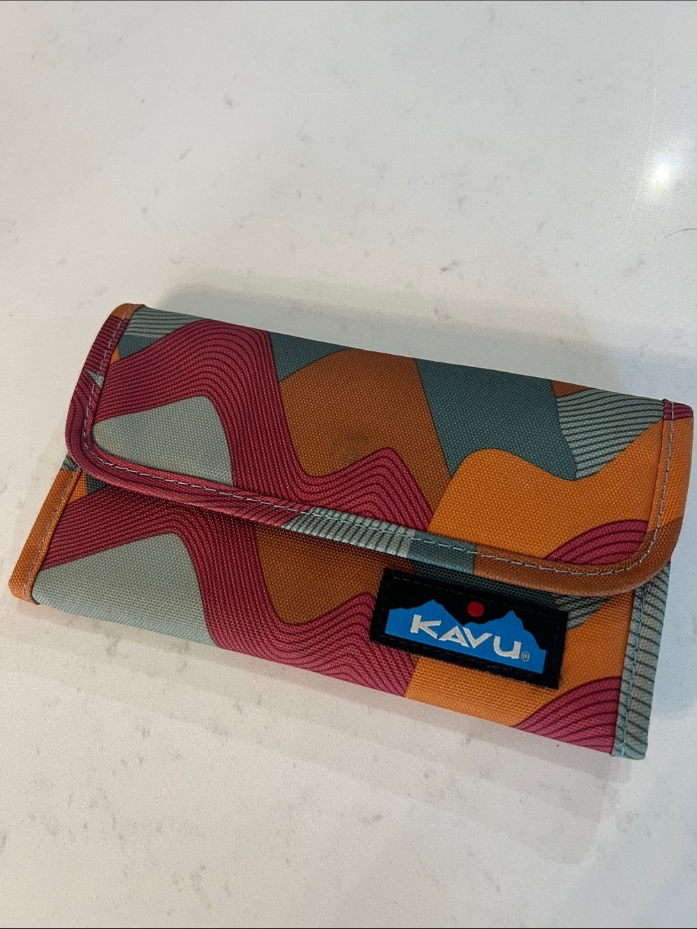 Kavu Multicolor Wave-Print Canvas Wallet in Pink, Orange & Teal